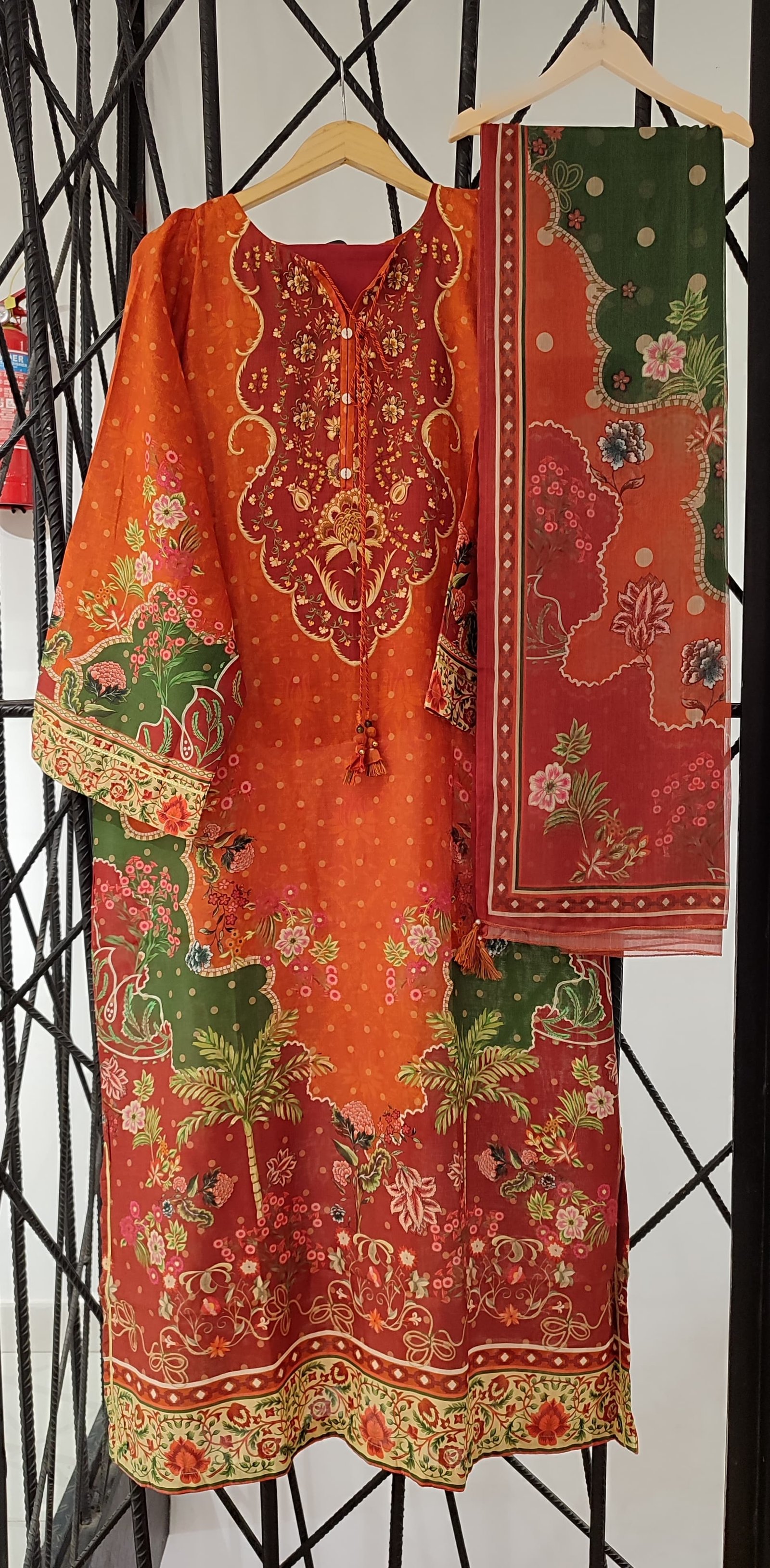 SADABAHAR PRINTED KAFTAN LAWN 3PEC — photo 7